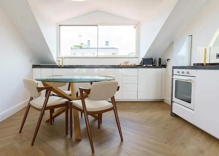 New! Stylish Portuguese Soul Retreat In Belém 4p