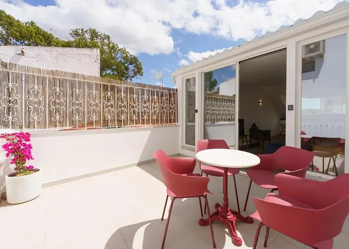 New! Stylish Portuguese Soul Retreat In Belém 4p