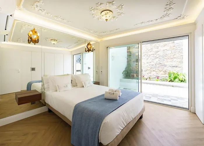 New! Stylish Portuguese Soul Retreat In Belem 4p